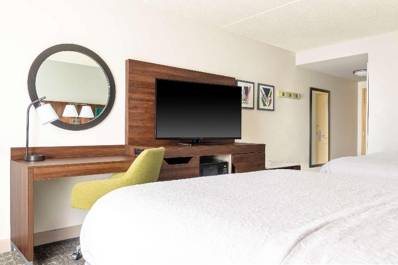 Hampton Inn & Suites Brookings image