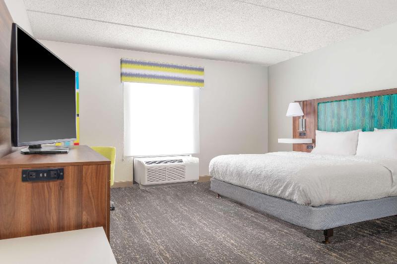 Hampton Inn & Suites Brookings image