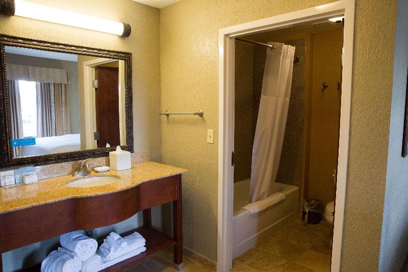 Hampton Inn & Suites Grenada image