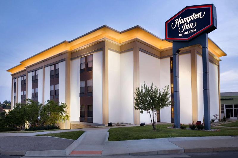 Hampton Inn St. Joseph image