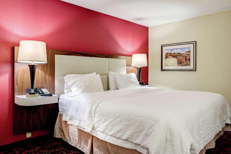 Hampton Inn St. Joseph image