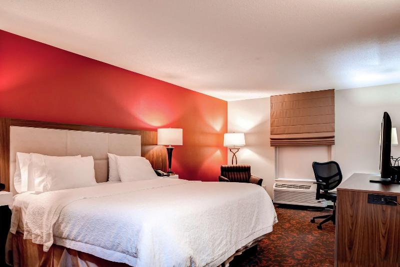 Hampton Inn St. Joseph image