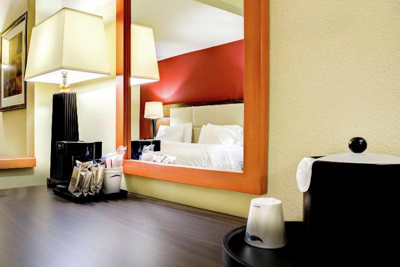 Hampton Inn St. Joseph image
