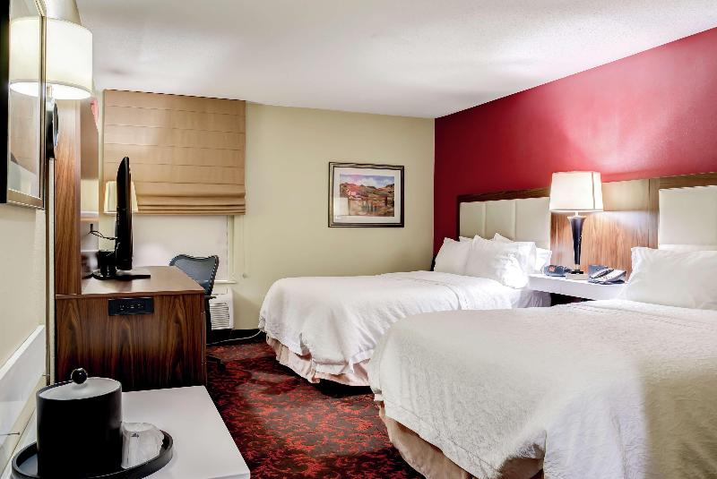 Hampton Inn St. Joseph image