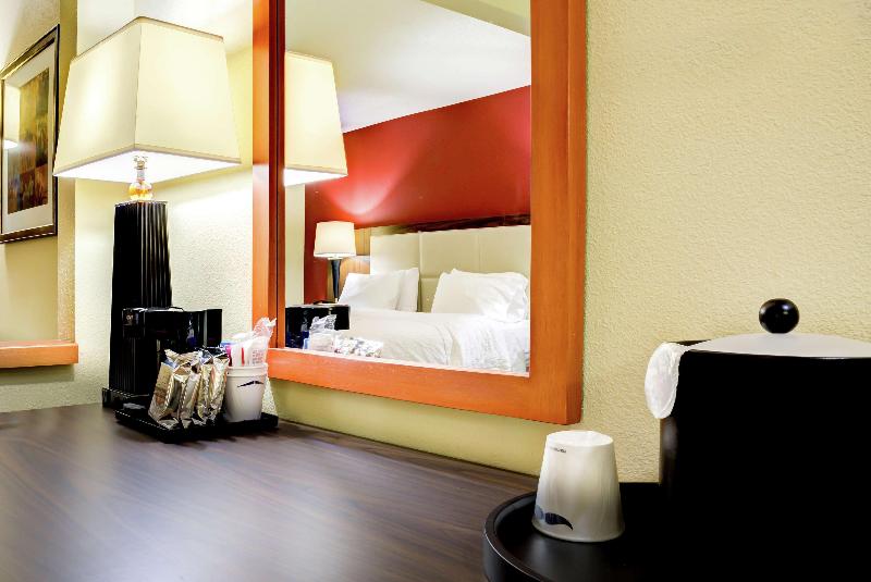 Hampton Inn St. Joseph image