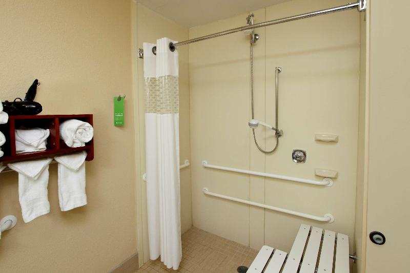 Hampton Inn Madison image
