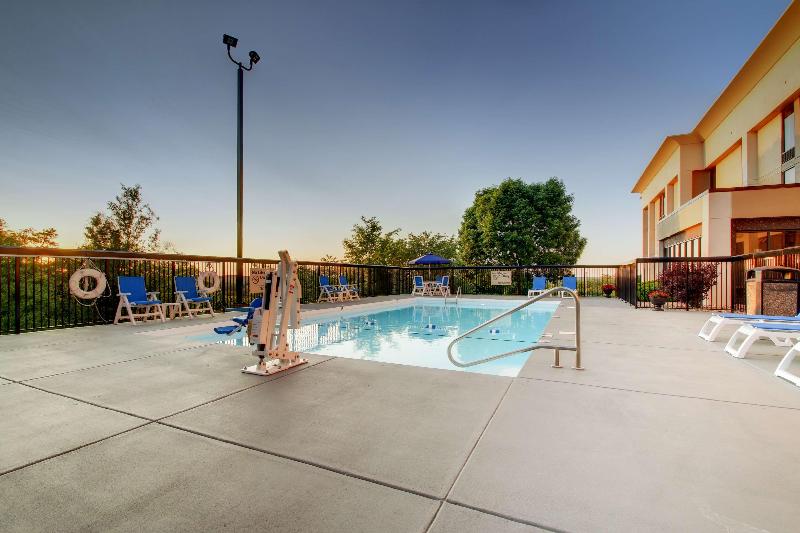 Hampton Inn Rolla image