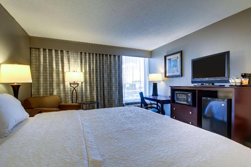 Hampton Inn Rolla image