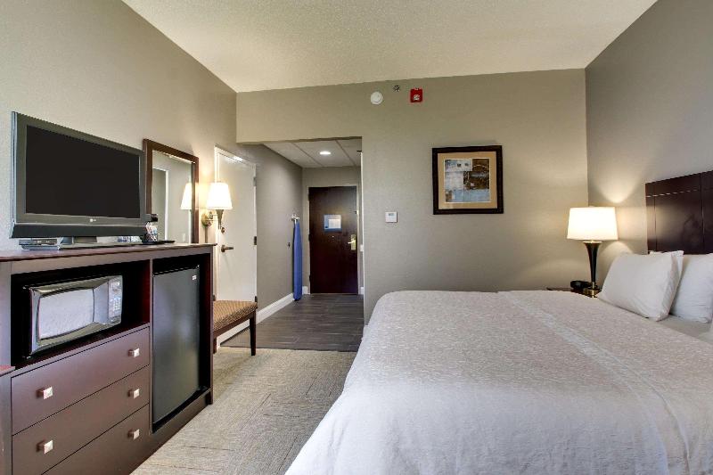Hampton Inn Rolla image
