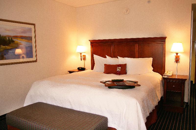 Hampton Inn Farmville image