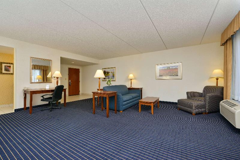 Hampton Inn Farmville image