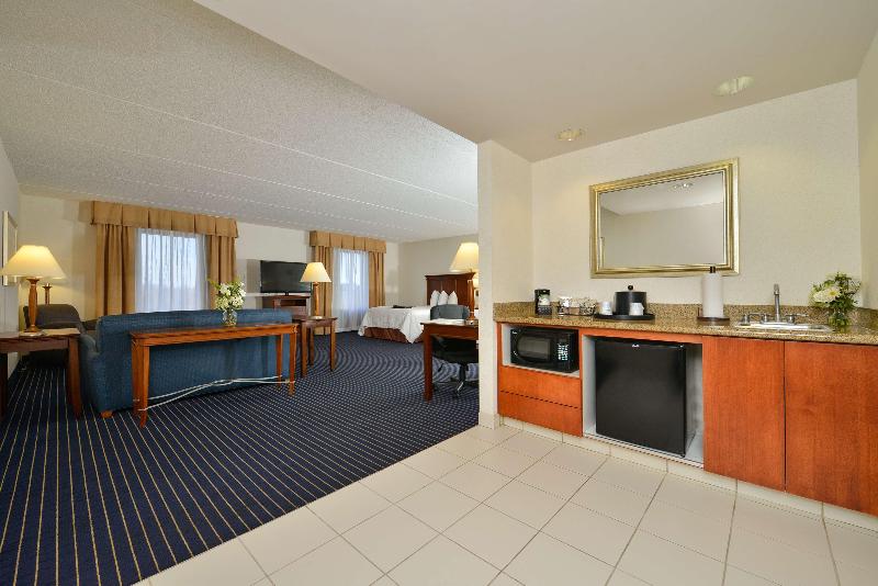 Hampton Inn Farmville image