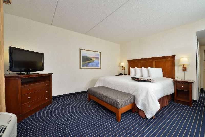 Hampton Inn Farmville image