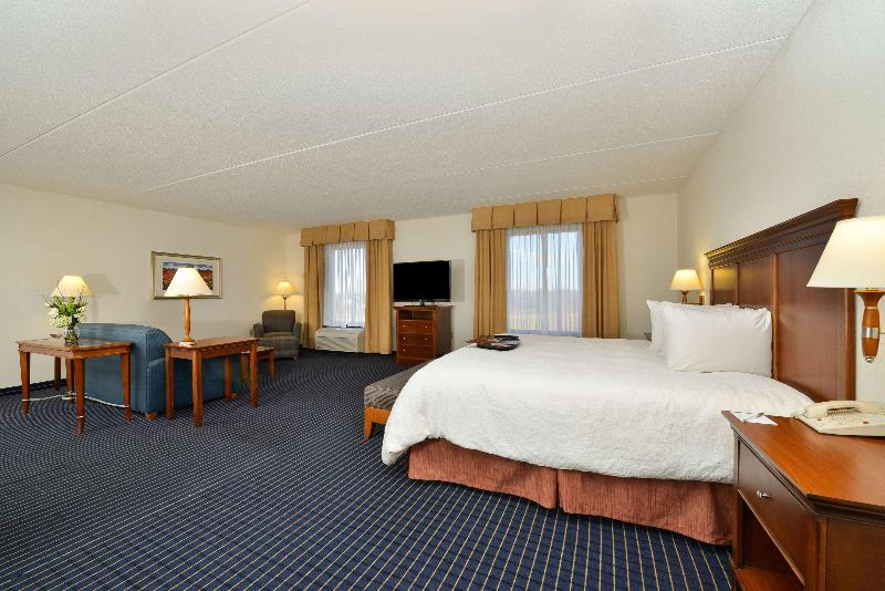 Hampton Inn Farmville image