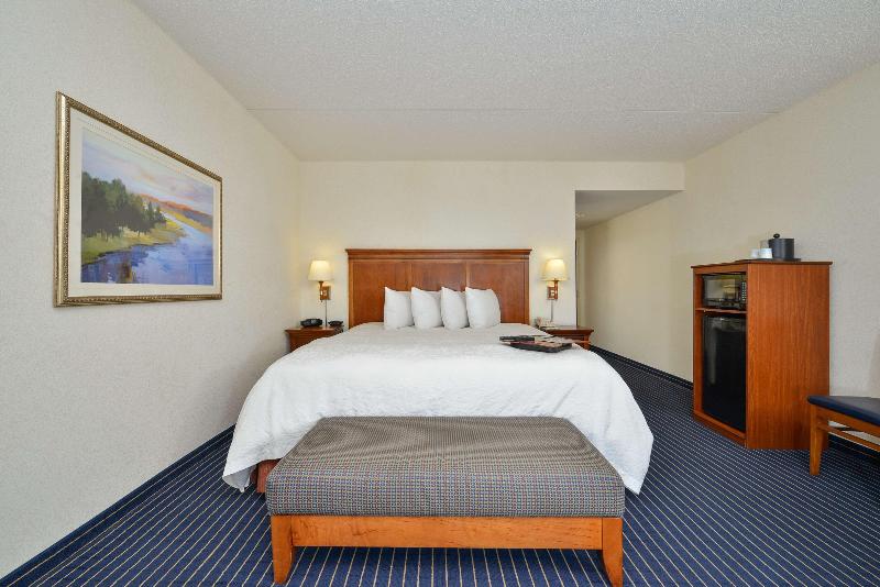 Hampton Inn Farmville image