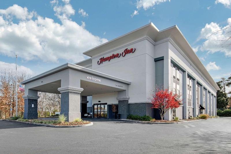 Hampton Inn Starkville image