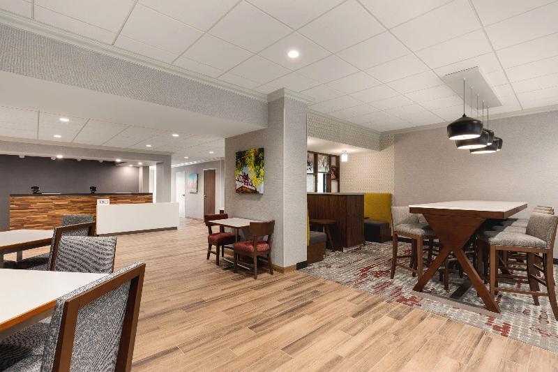 Hampton Inn Starkville image