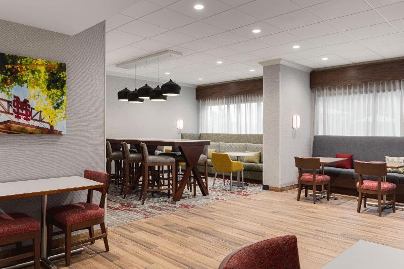 Hampton Inn Starkville image