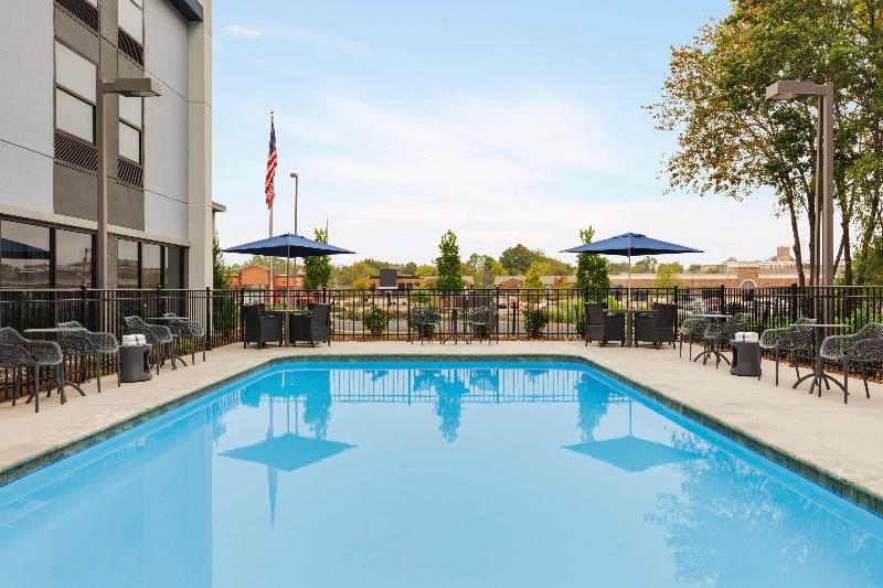 Hampton Inn Starkville image