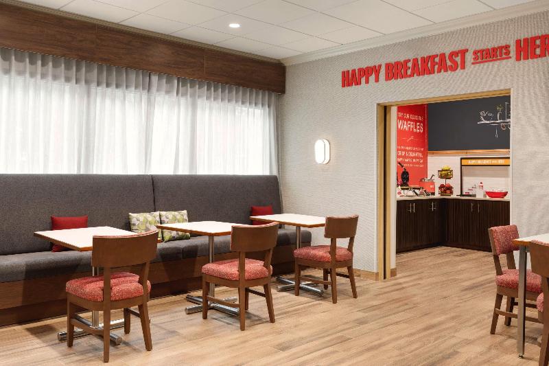 Hampton Inn Starkville image