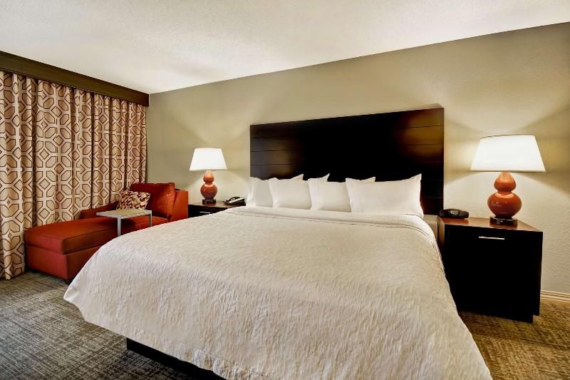 Hampton Inn Starkville image