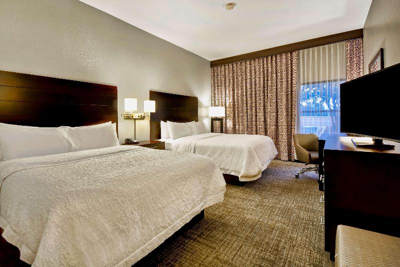 Hampton Inn Starkville image