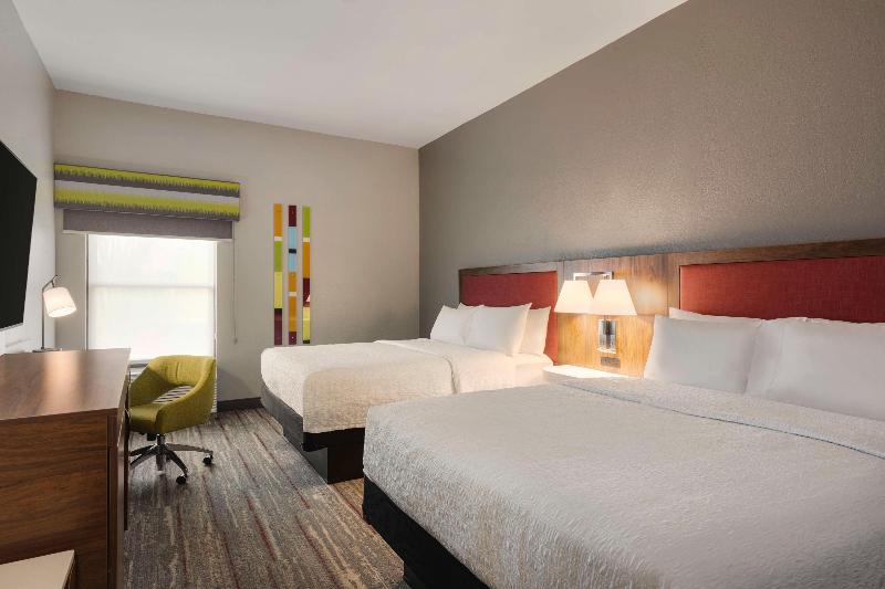 Hampton Inn Starkville image