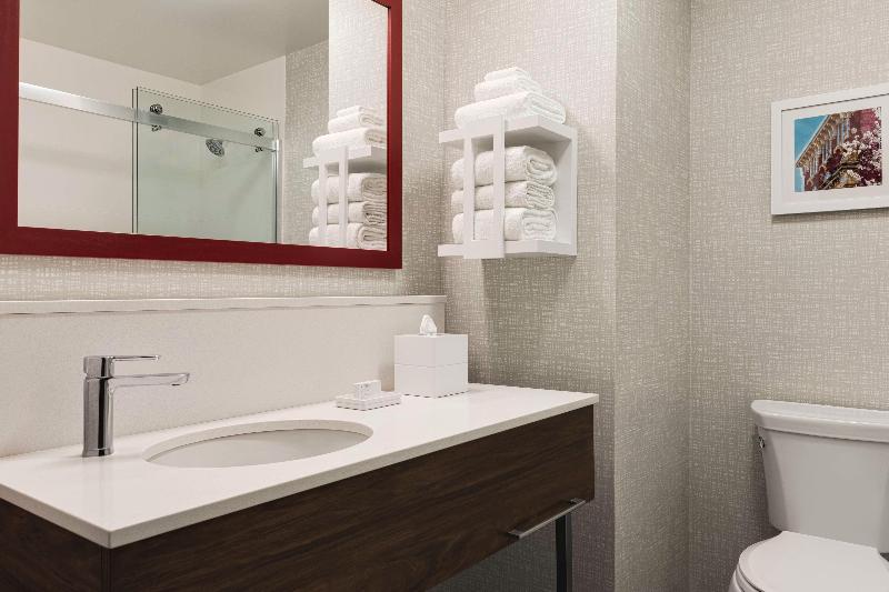 Hampton Inn Starkville image