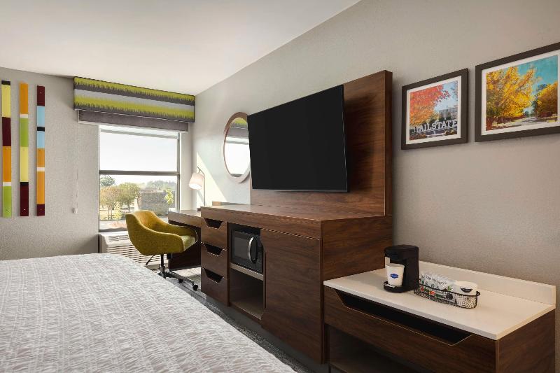 Hampton Inn Starkville image