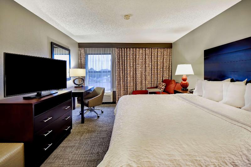 Hampton Inn Starkville image