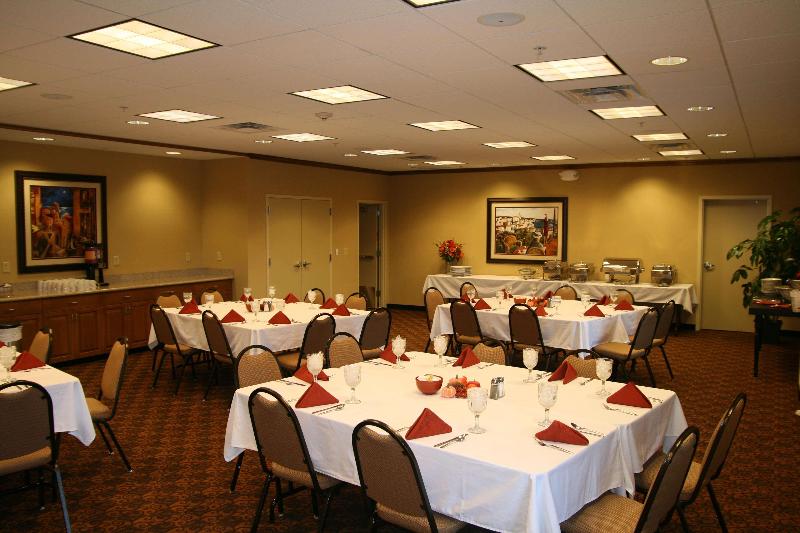 Hampton Inn & Suites Warren image