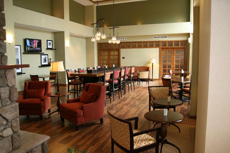 Hampton Inn & Suites Warren image