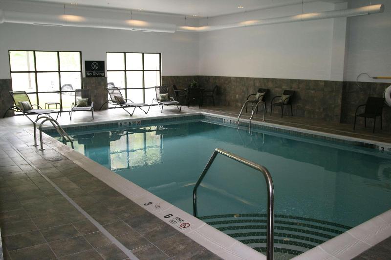 Hampton Inn & Suites Warren image