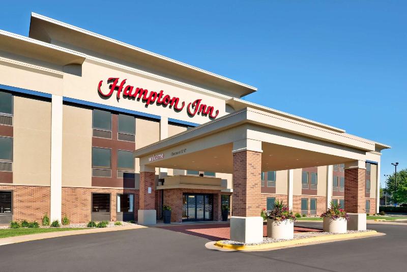 Hampton Inn Wausau image