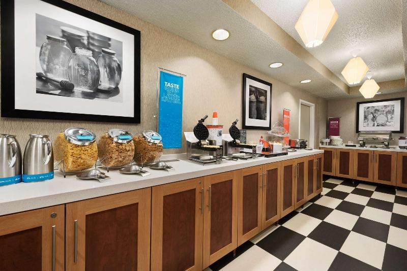 Hampton Inn Wausau image