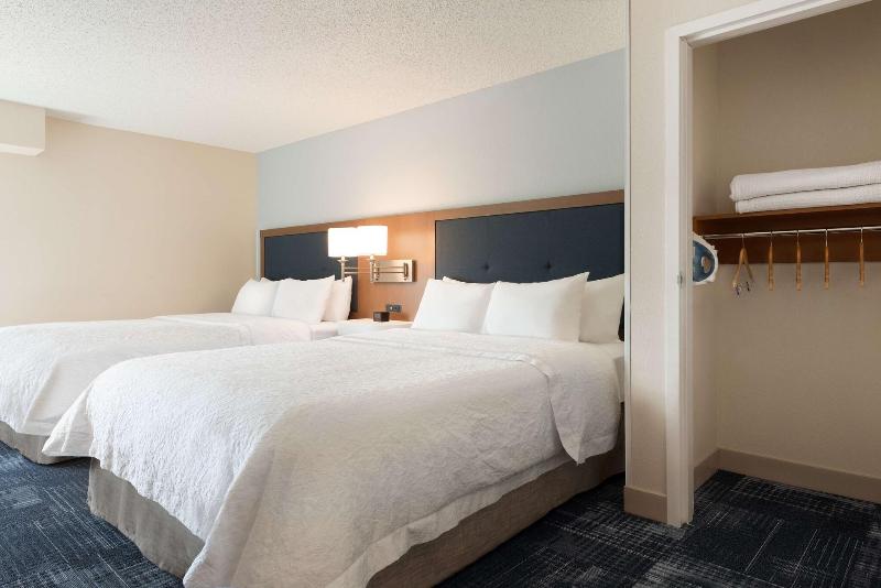 Hampton Inn Wausau image