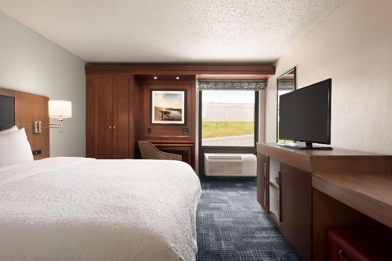 Hampton Inn Wausau image