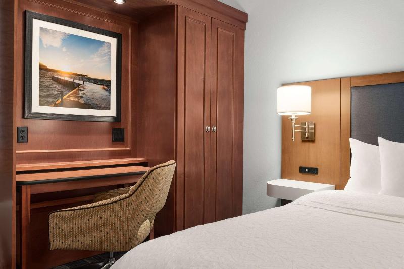 Hampton Inn Wausau image