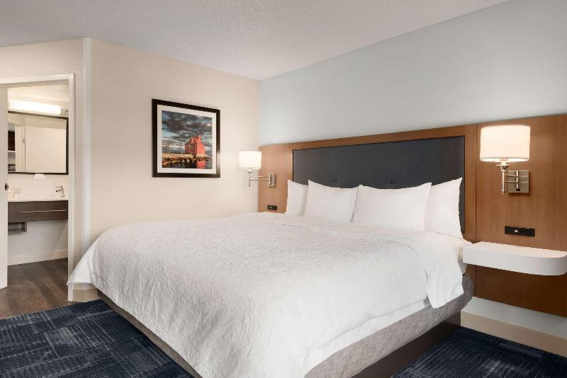 Hampton Inn Wausau image