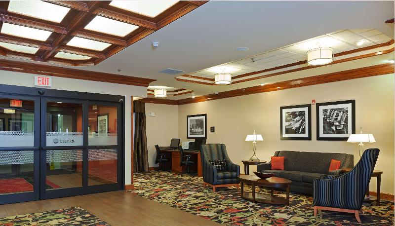 Hampton Inn Elkton image