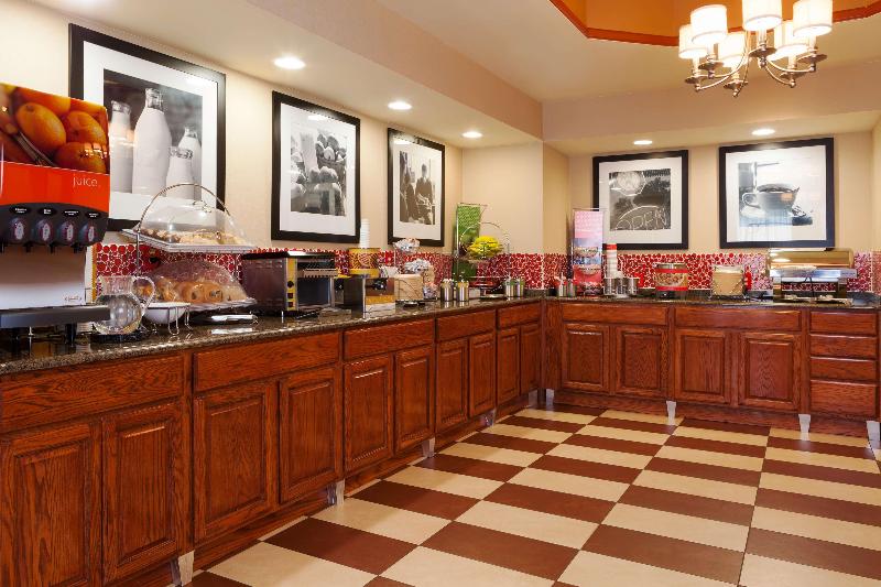 Hampton Inn Elkton image