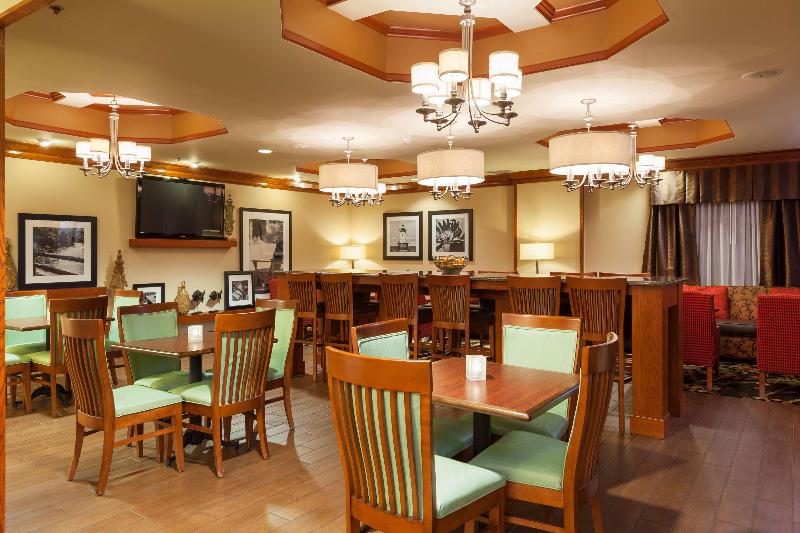 Hampton Inn Elkton image