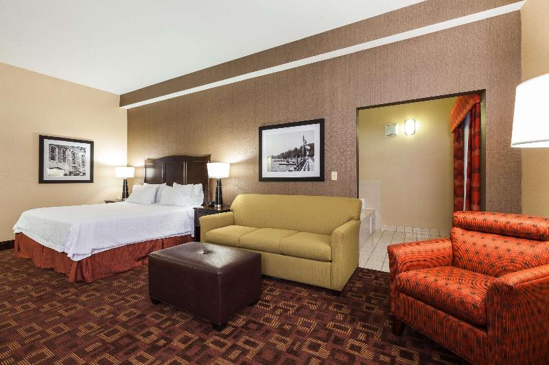 Hampton Inn Elkton image