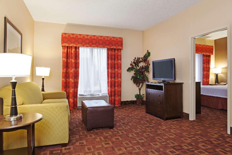 Hampton Inn Elkton image