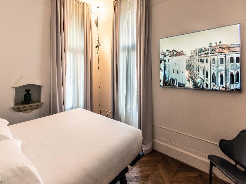 Palazzo Paruta image