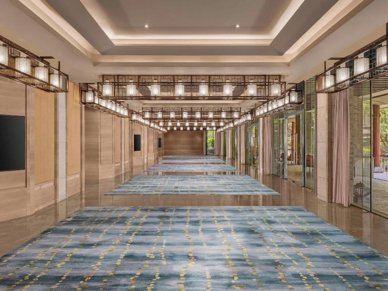 Sheraton Wetland Park Resort Hangzhou image