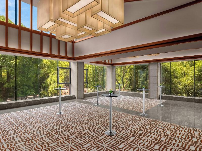 Sheraton Wetland Park Resort Hangzhou image