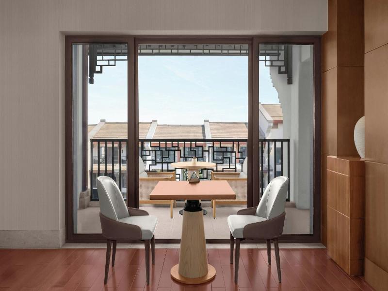 Sheraton Wetland Park Resort Hangzhou image