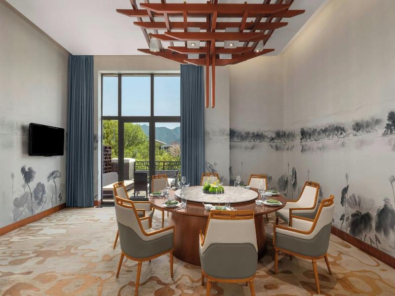 Sheraton Wetland Park Resort Hangzhou image