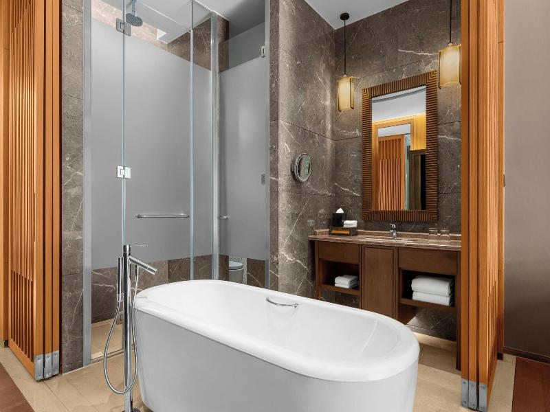 Sheraton Wetland Park Resort Hangzhou image